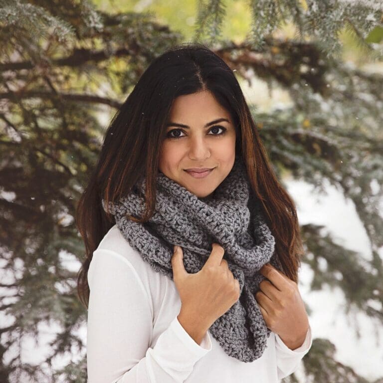 Let it Snow Infinity Scarf – Free Crochet Pattern