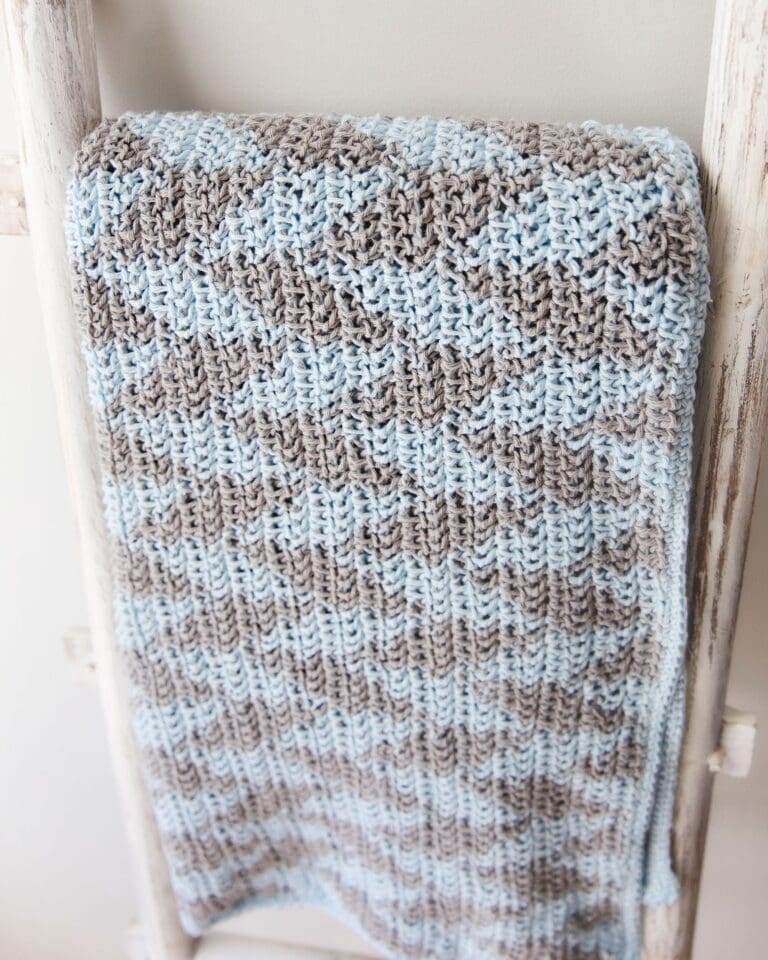 How to Crochet a Blanket with Two Colours using the Herringbone Half Double Crochet Stitch.