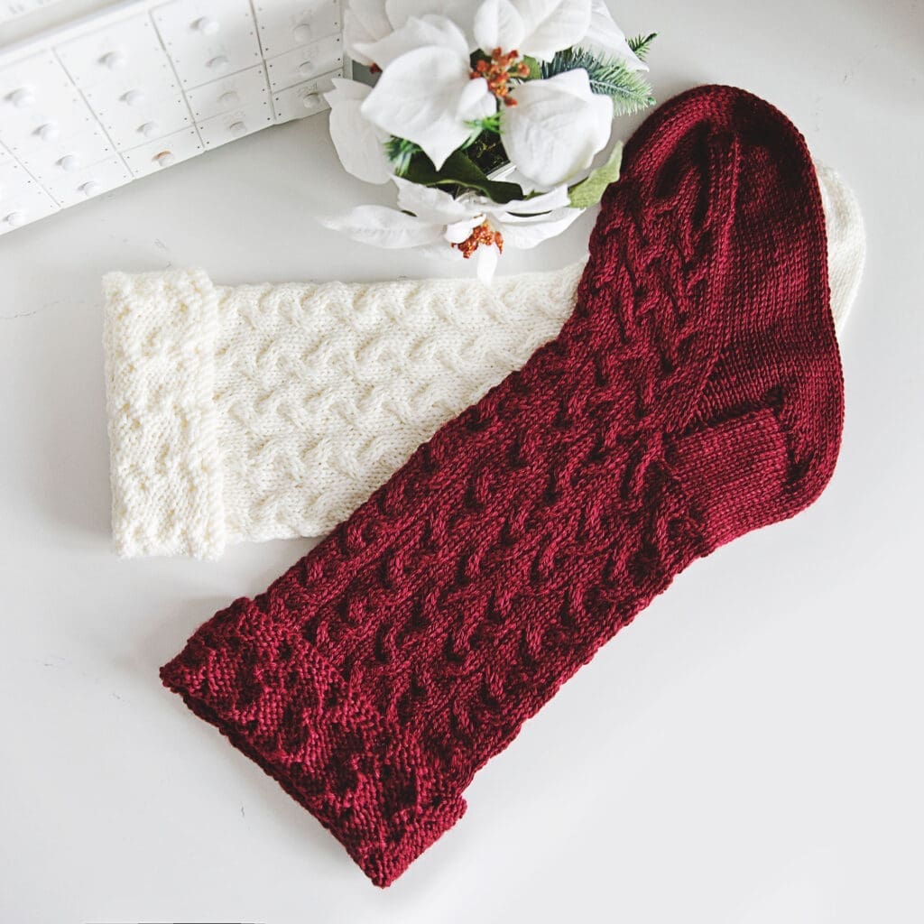 Knit Christmas stockings free pattern