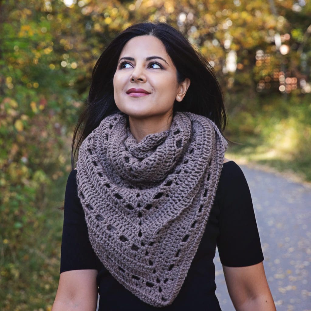 Easy Triangle Shawl Crochet Pattern 