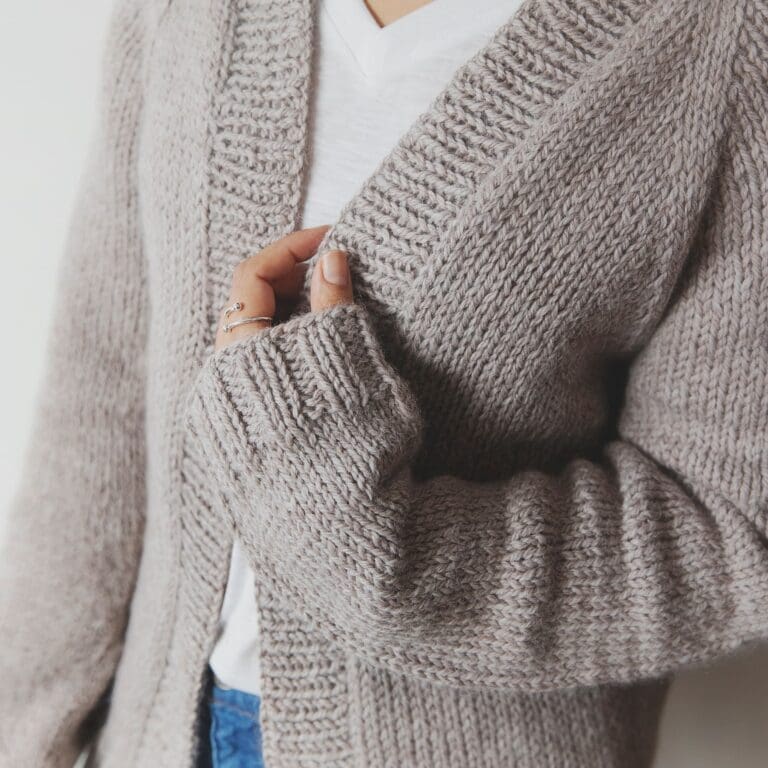 Simple Raglan Cardigan Knitting Pattern