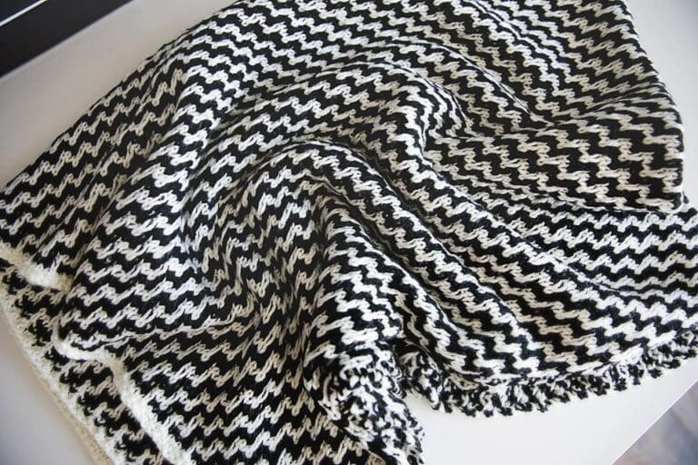 Mosaic Knitting With the Knitted Slip Stitch – Free Pattern