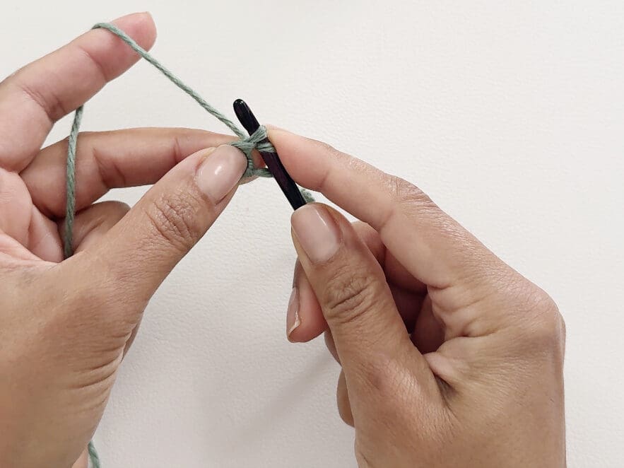 CSDC: Chainless Starting Double Crochet Step 2